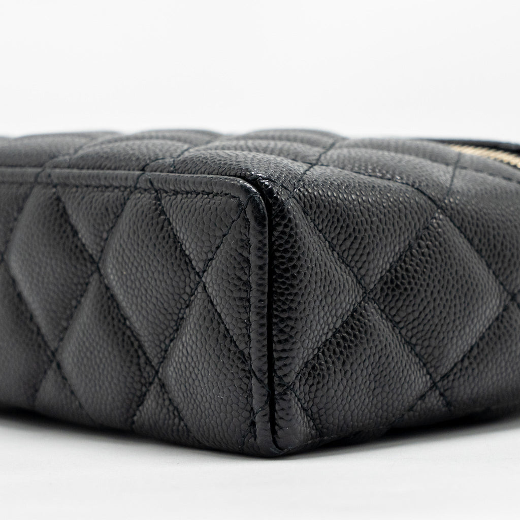 chanel-25p-cc-top-handle-vanity-with-chain-caviar-black-lghwmicrochip