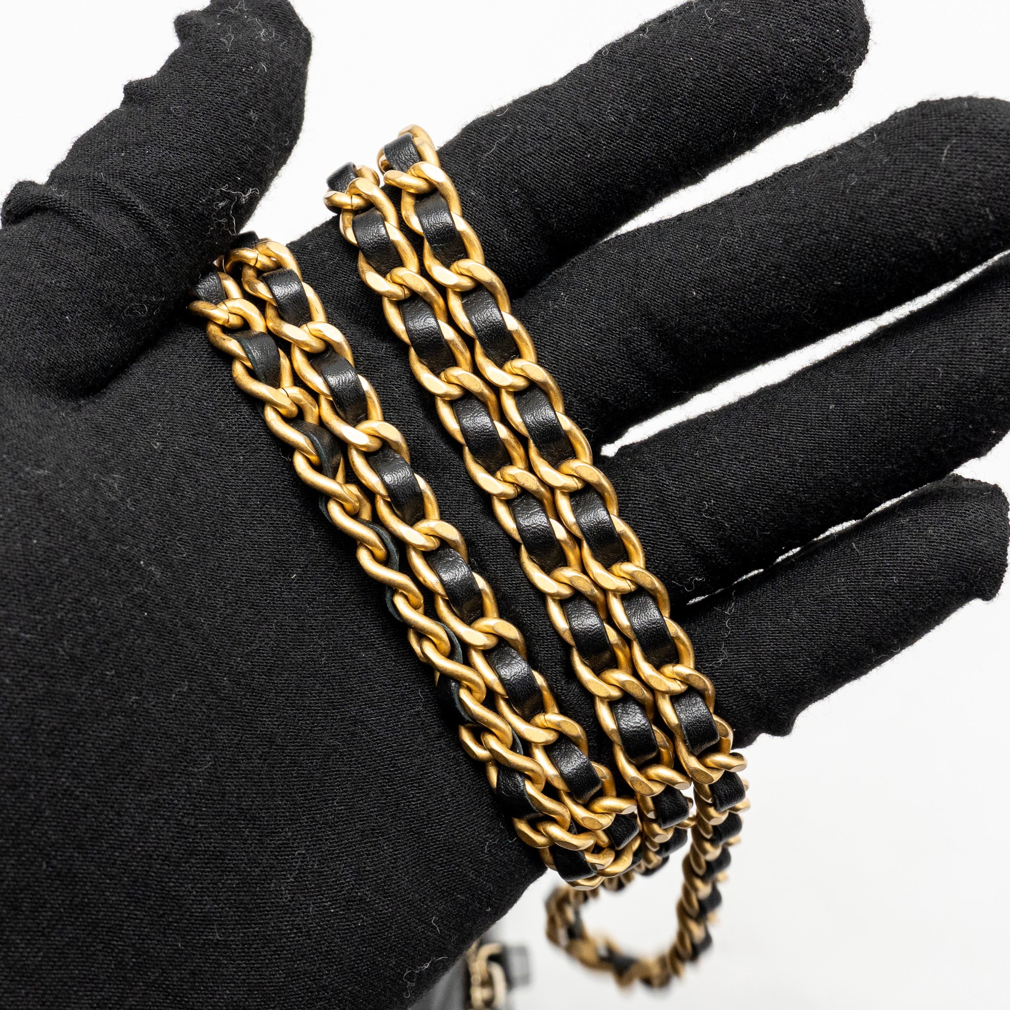 chanel-top-handle-mini-wallet-on-chain-calfskin-black-ghwmicrochip