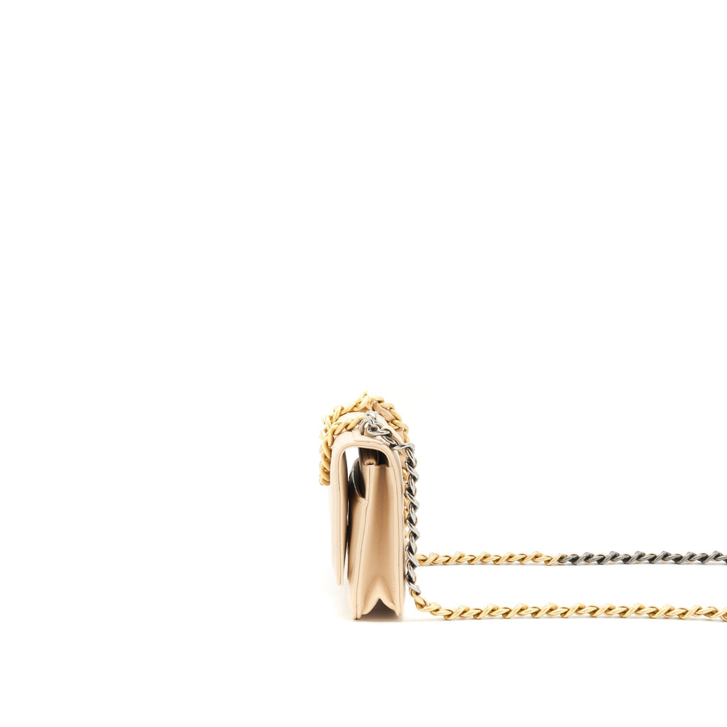 chanel-19-wallet-on-chain-beige-ghw