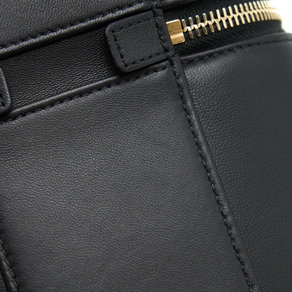 chanel-vanity-case-lambskin-black-lghw