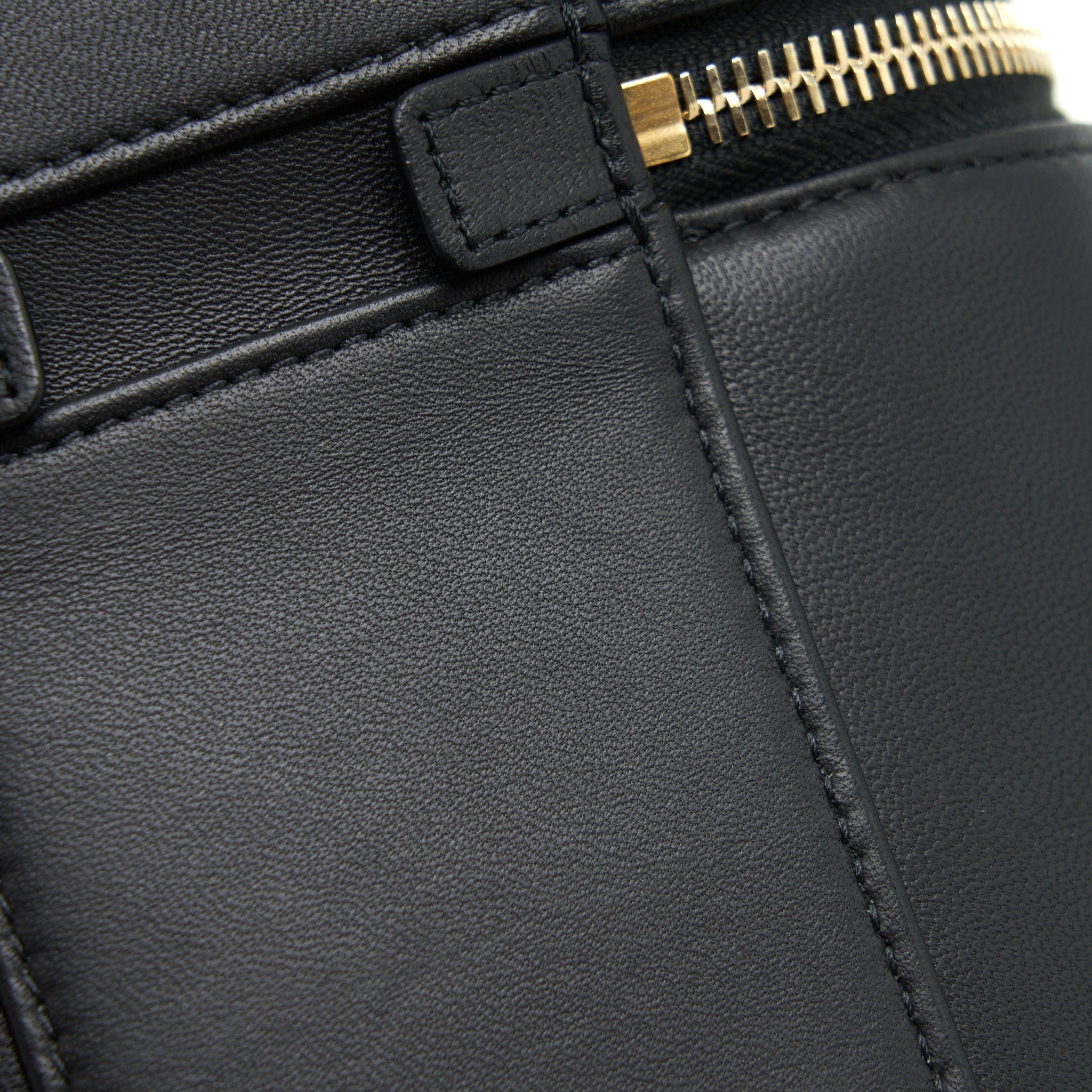 chanel-vanity-case-lambskin-black-lghw