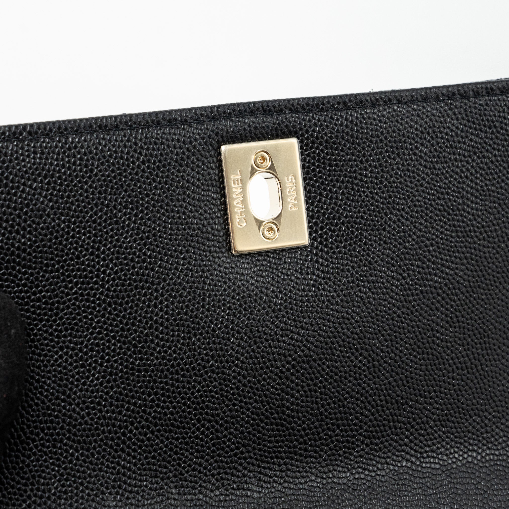 chanel-coco-handle-extra-mini-caviar-black-lghwmicrochip-2