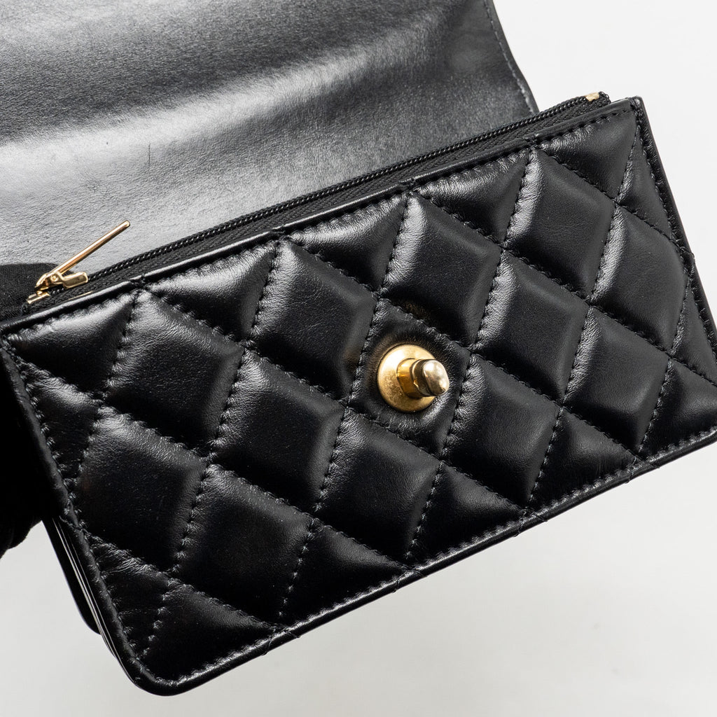 chanel-top-handle-mini-wallet-on-chain-calfskin-black-ghwmicrochip