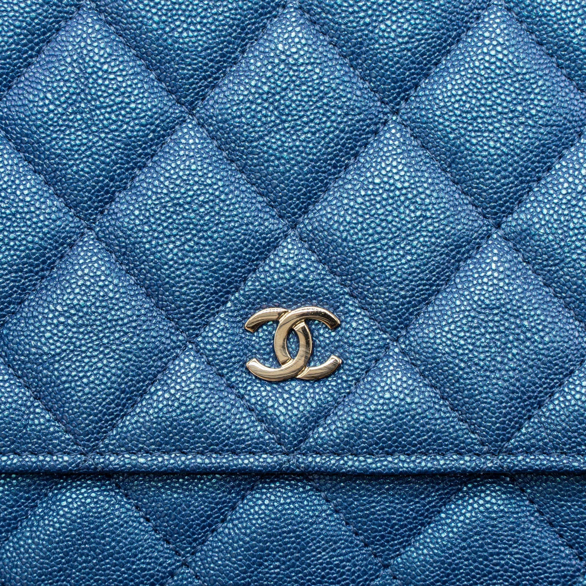chanel-classic-wallet-on-chain-caviar-iridescent-blue-lghw-1