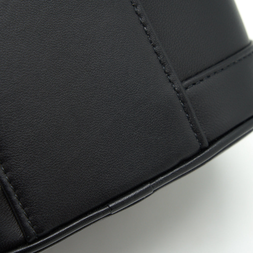 chanel-vanity-case-lambskin-black-lghw