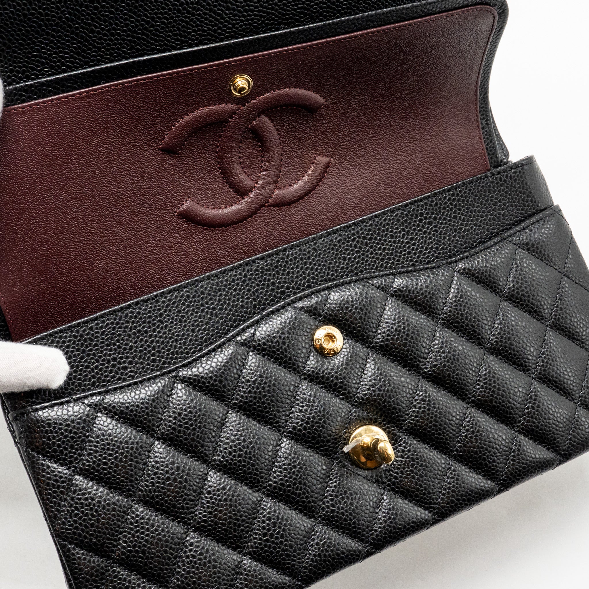 chanel-medium-classic-double-flap-bag-caviar-black-ghwmicrochip-1