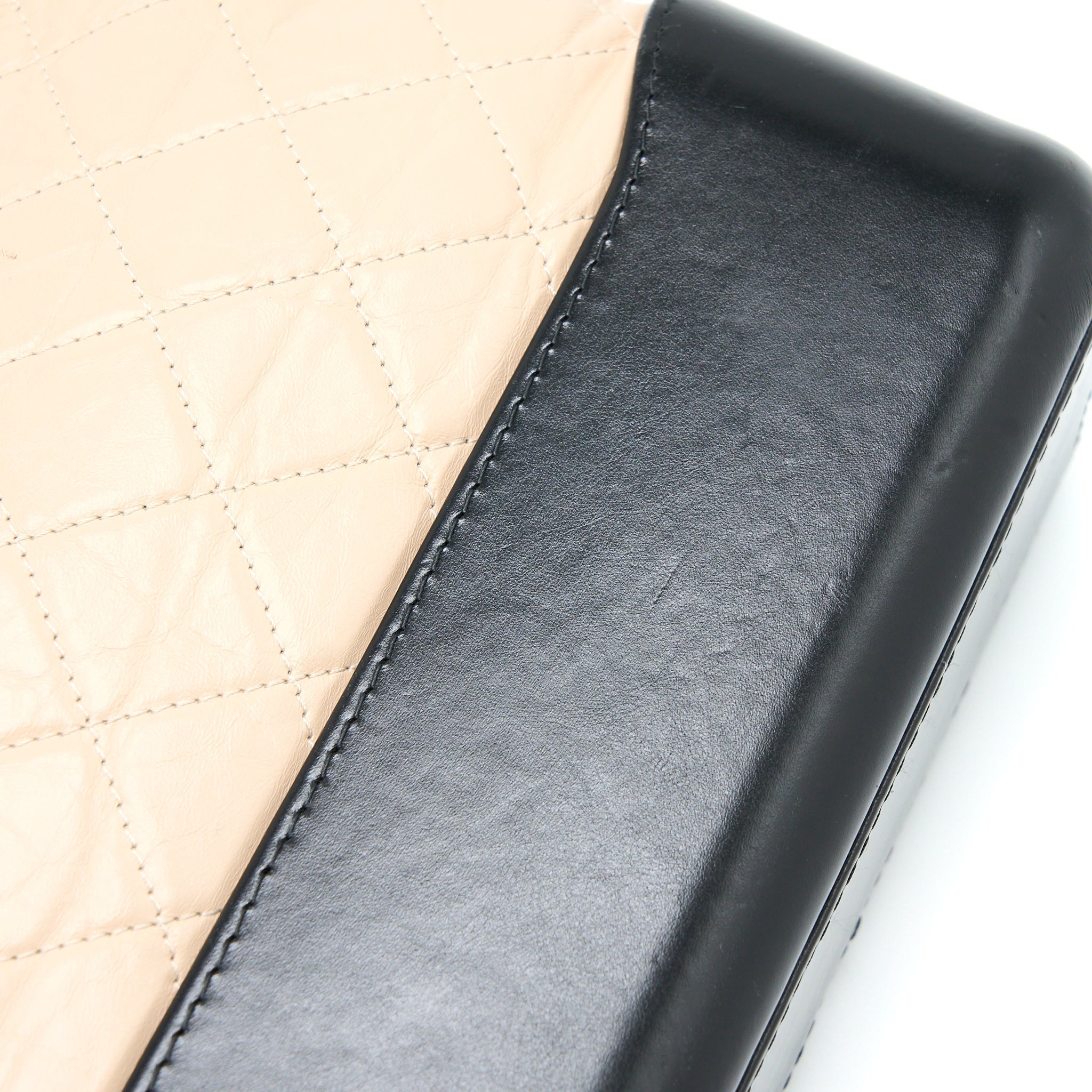 chanel-medium-gabrielle-hobo-bag-calfskin-beige-black-multicolour-hardware