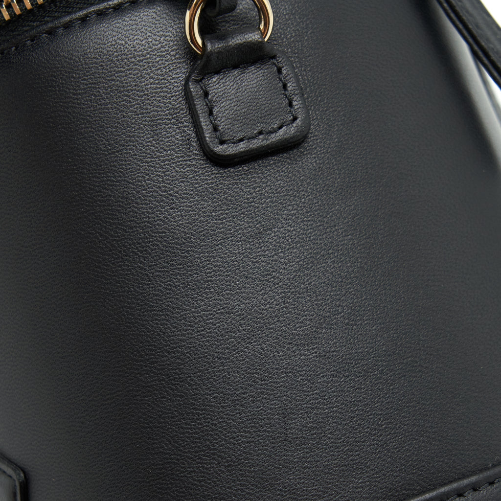 chanel-vanity-case-lambskin-black-lghw