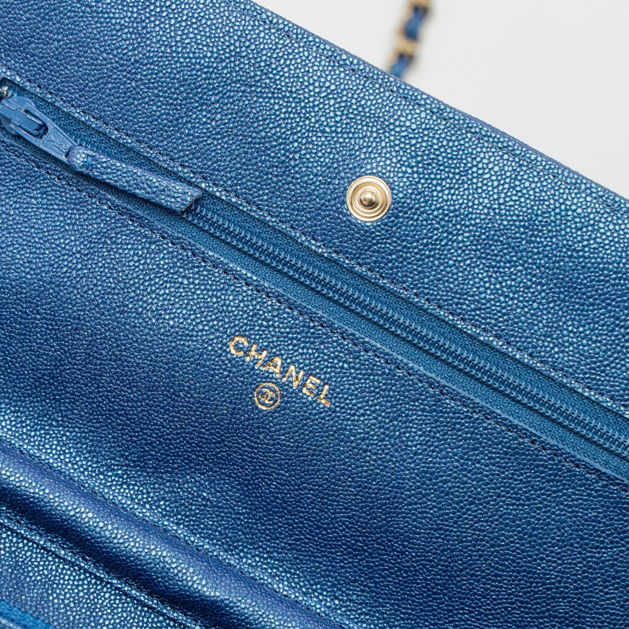 chanel-classic-wallet-on-chain-caviar-iridescent-blue-lghw-1