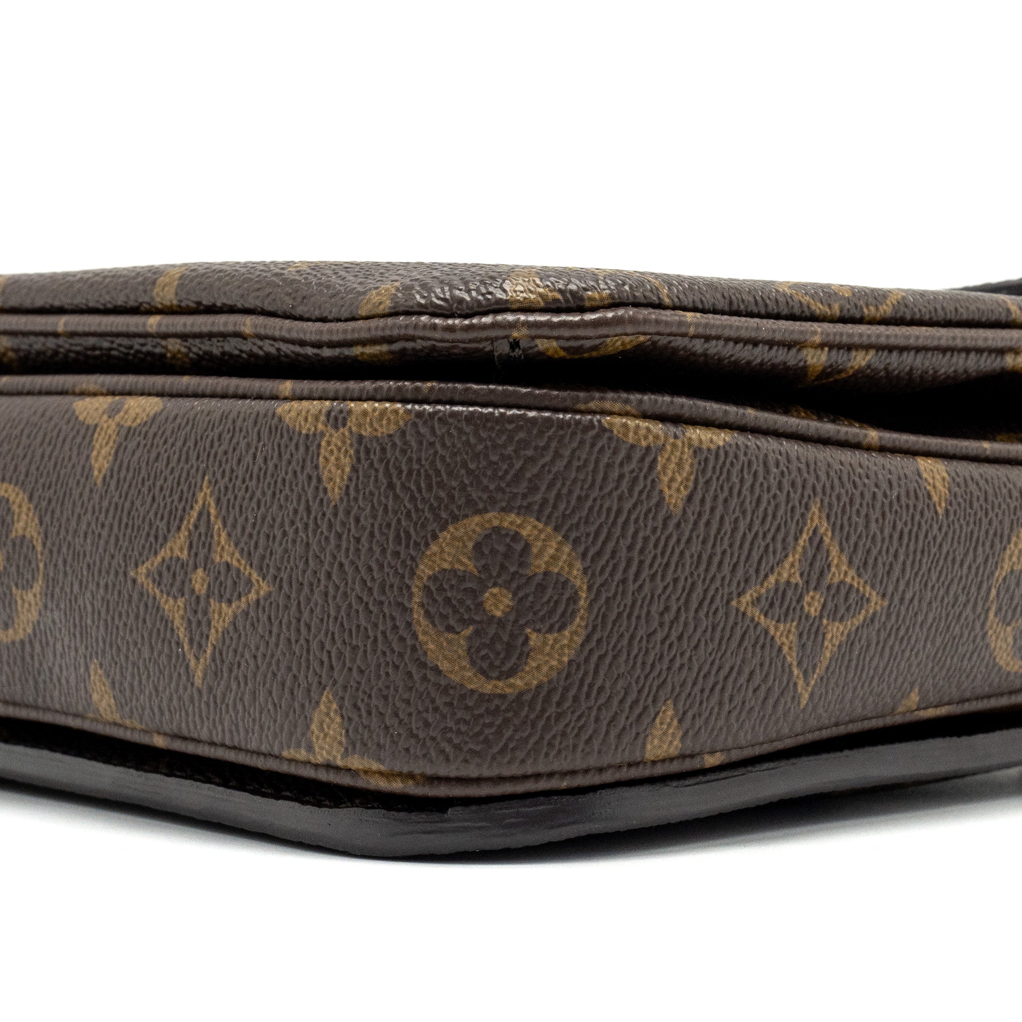 louis-vuitton-pochette-metis-monogram-canvas-ghw-25