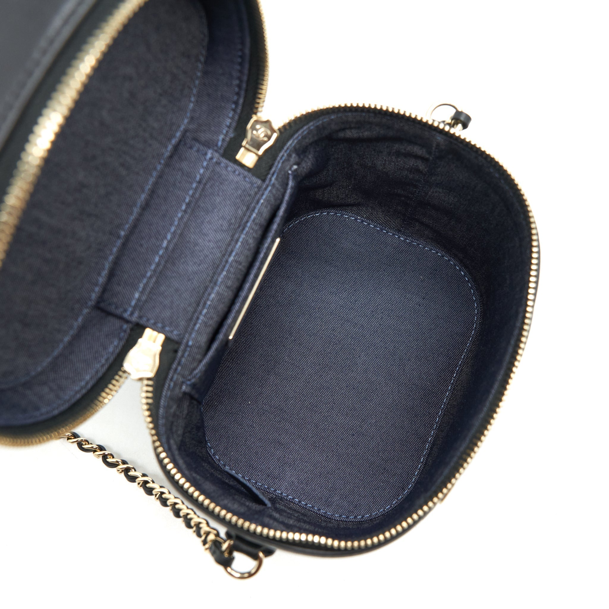 chanel-vanity-case-lambskin-black-lghw