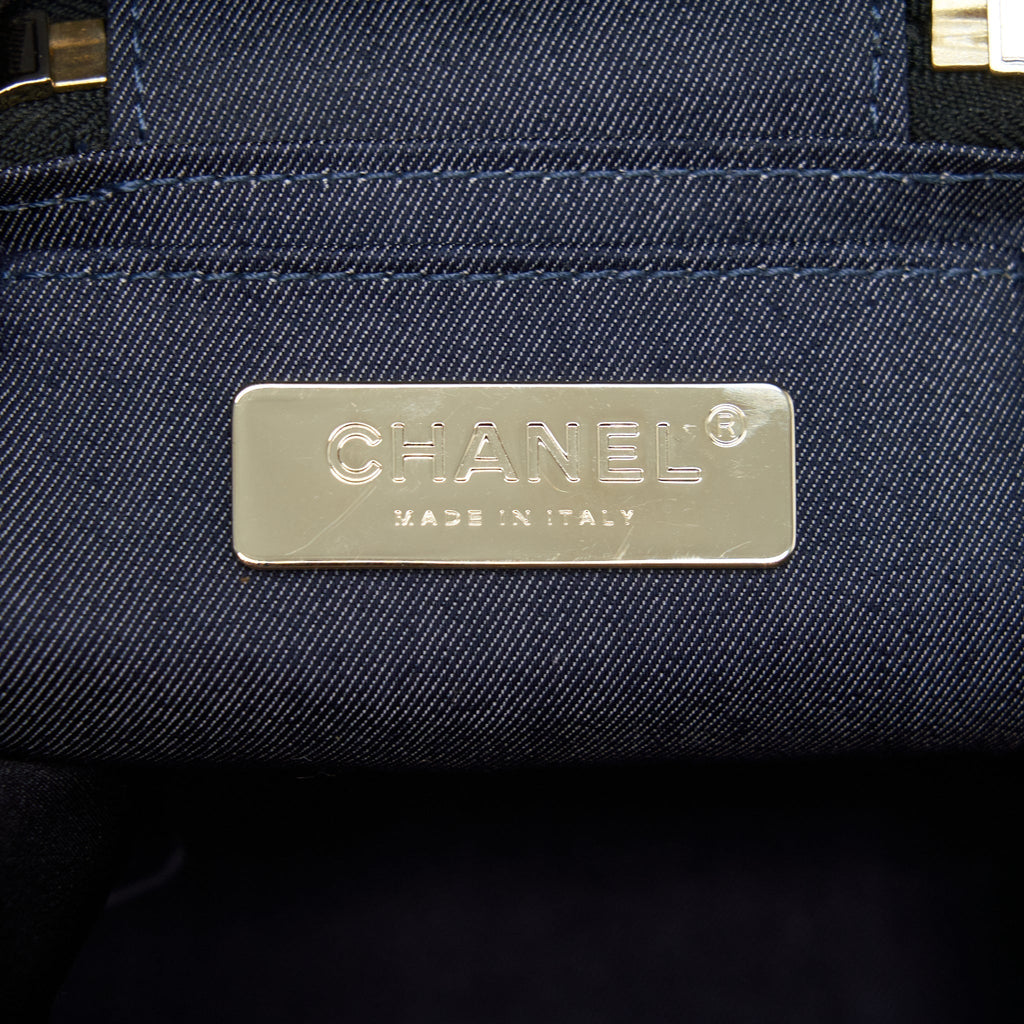 chanel-vanity-case-lambskin-black-lghw
