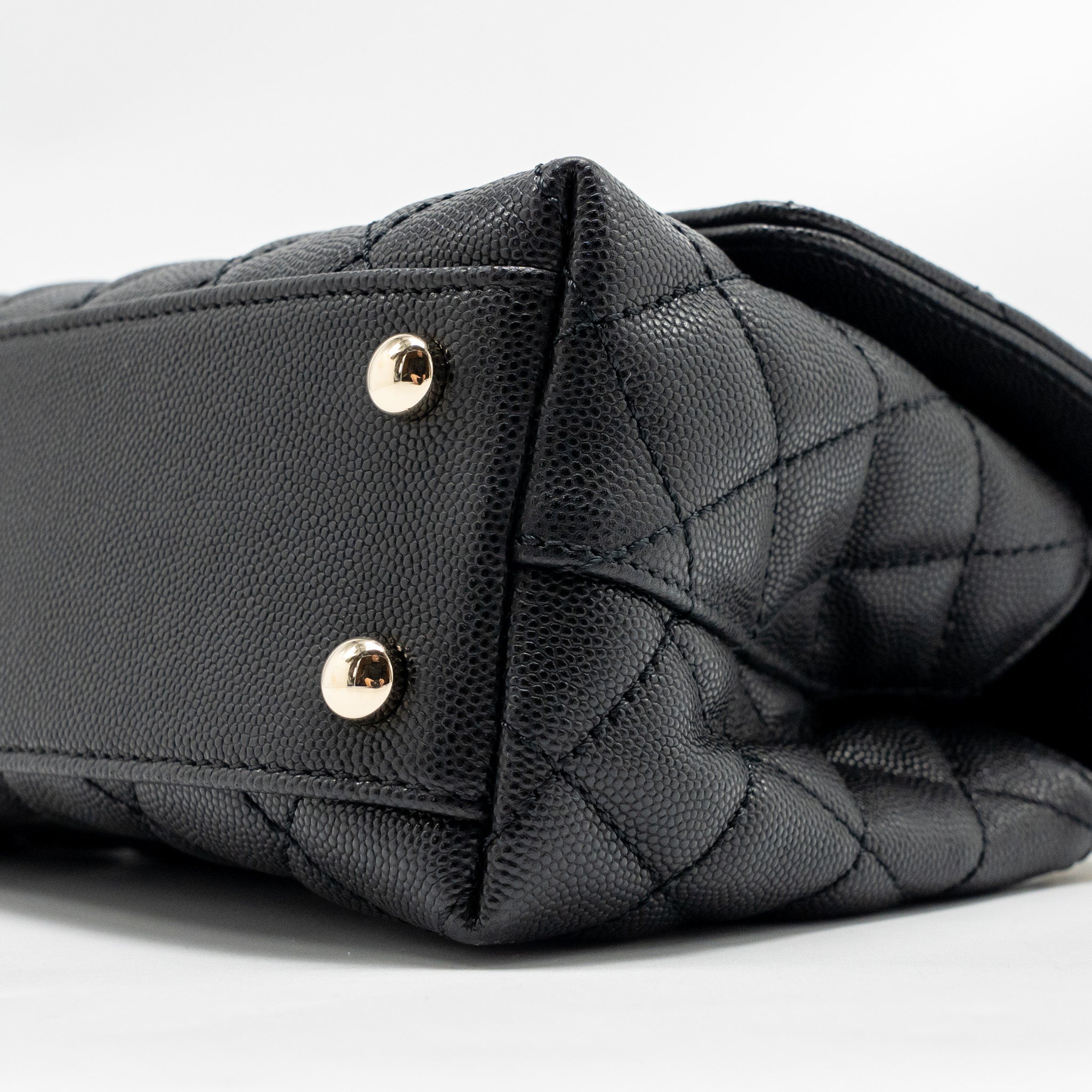 chanel-small-coco-handle-caviar-black-lghw-microchip-17