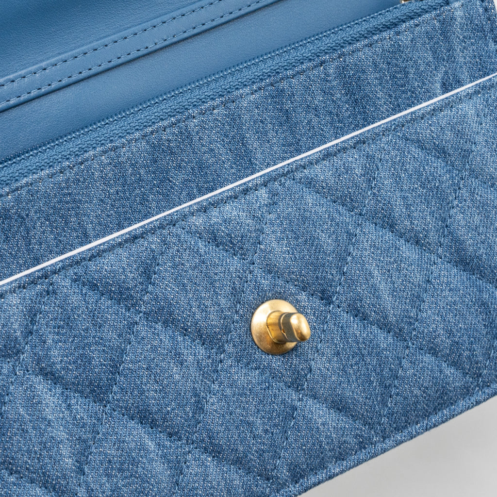 chanel-pearl-crush-wallet-on-chain-denim-blue-ghw-microchip