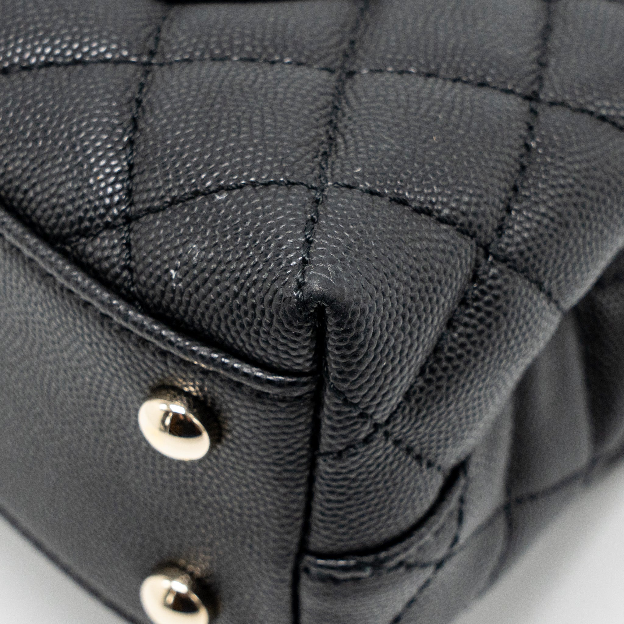 chanel-small-coco-handle-caviar-black-lghw-microchip-17