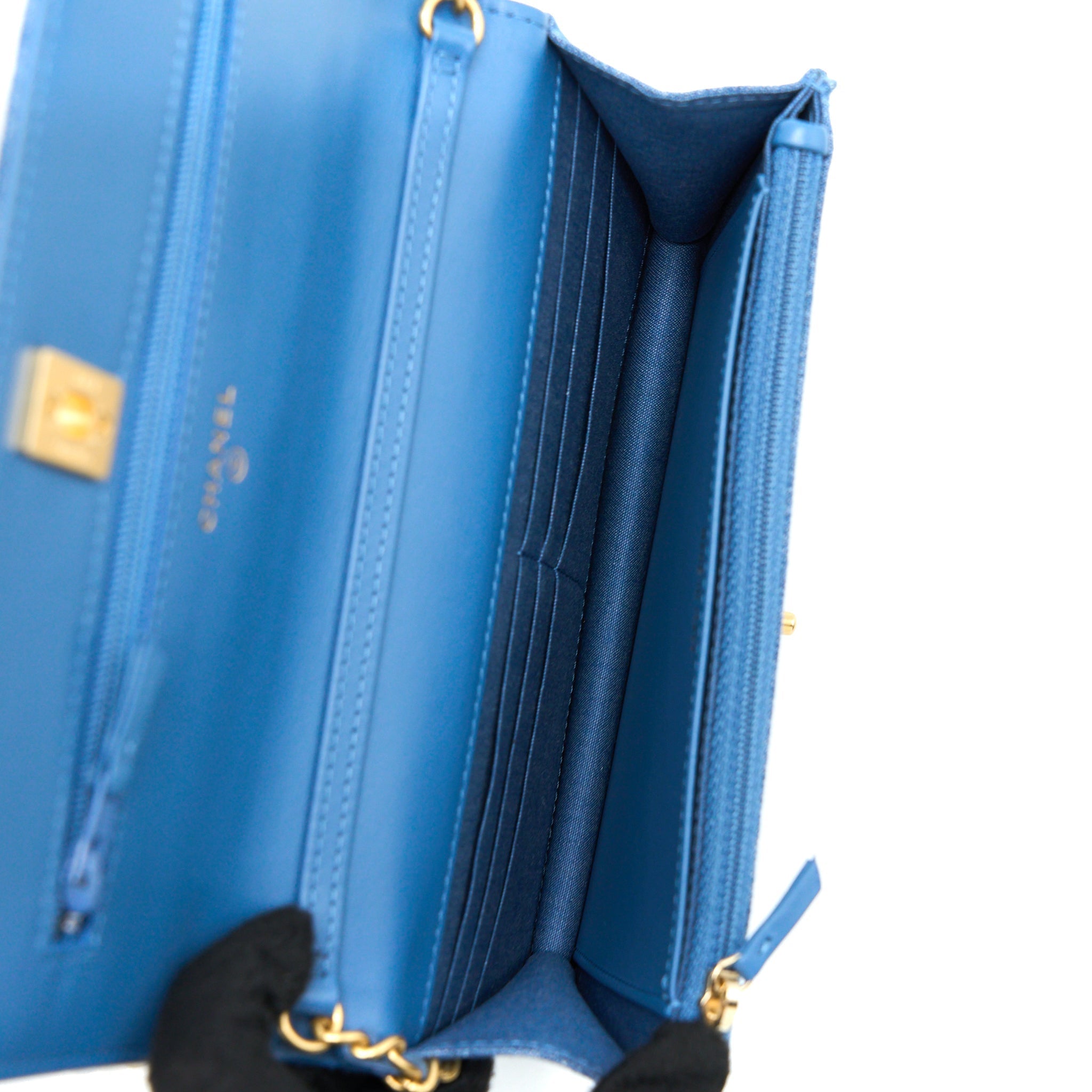 chanel-pearl-crush-wallet-on-chain-denim-ghw-microchip