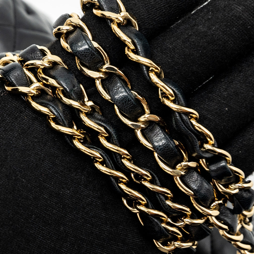 chanel-medium-classic-double-flap-bag-lambskin-black-ghw-4
