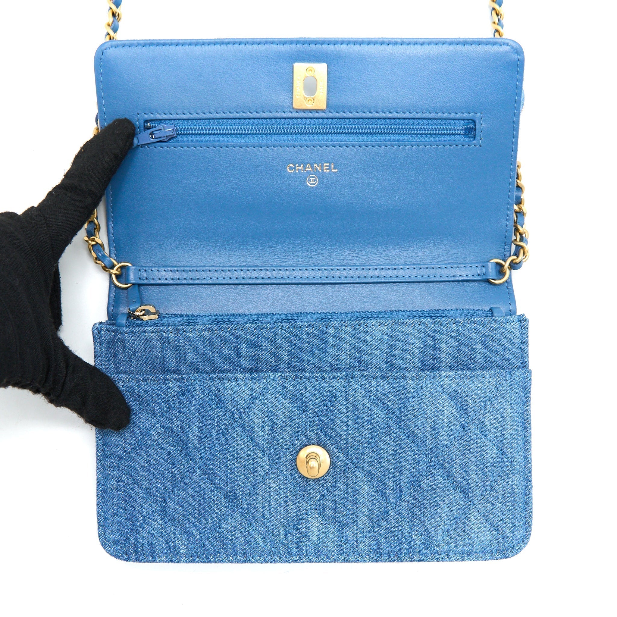 chanel-pearl-crush-wallet-on-chain-denim-ghw-microchip