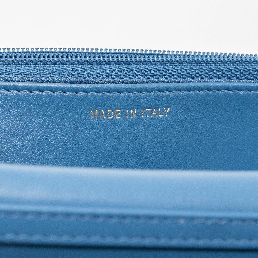 chanel-pearl-crush-wallet-on-chain-denim-blue-ghw-microchip