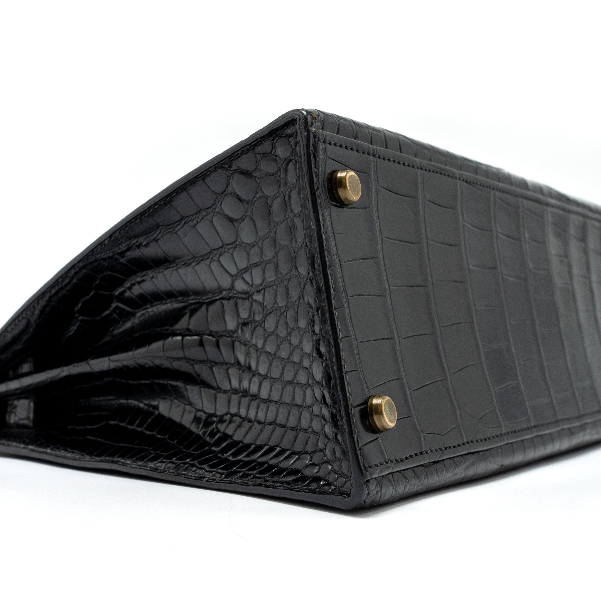 copy-of-hermes-kelly-32-shiny-crocodile-porosus-black-ghw-stamp-circle-q