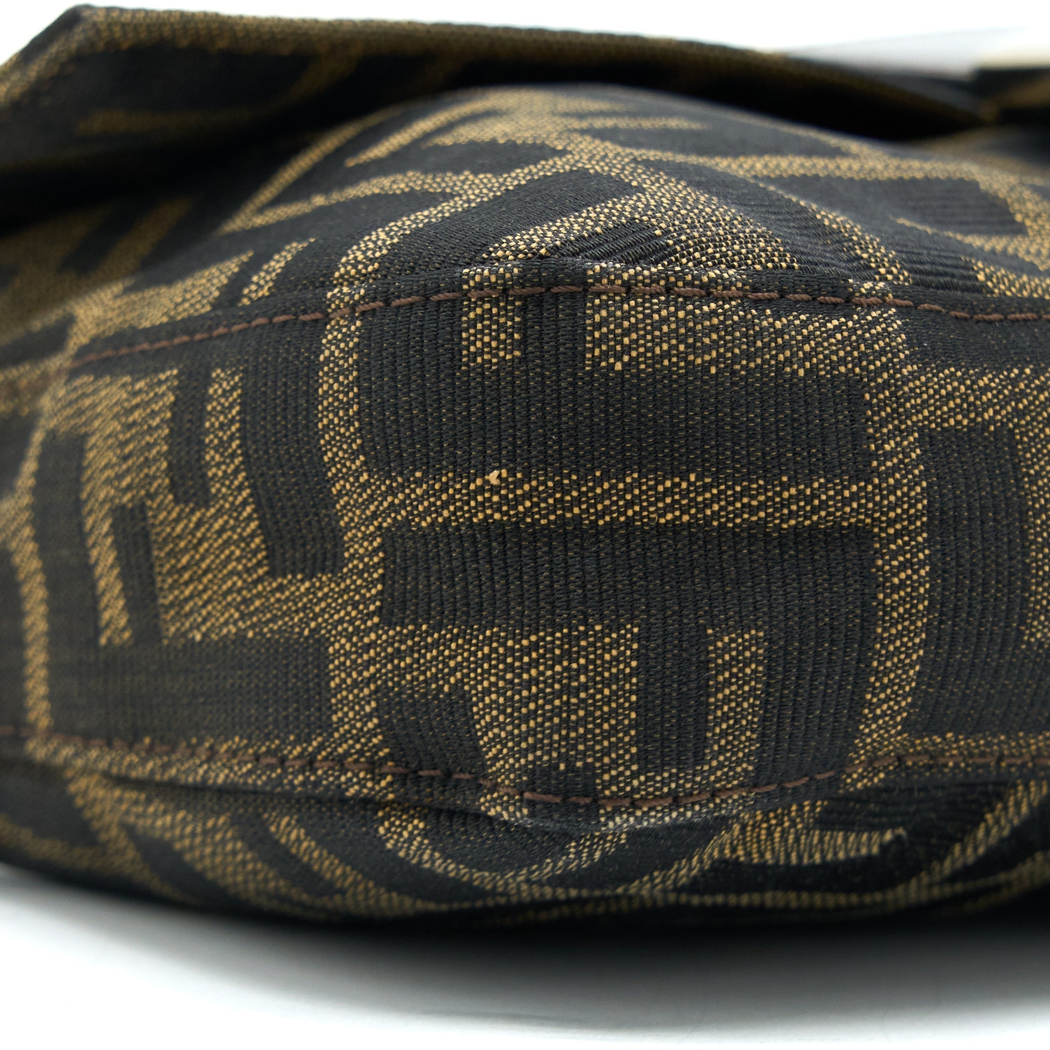 fendi-vintage-baguette-shouder-bag-ff-jacqiard-shw