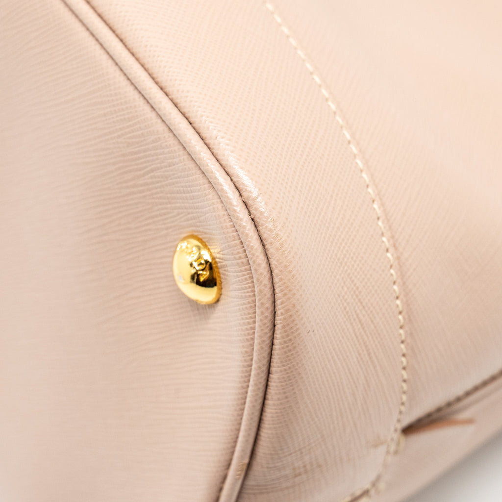 prada-saffiano-vernice-promenade-dome-tote-leather-beige
