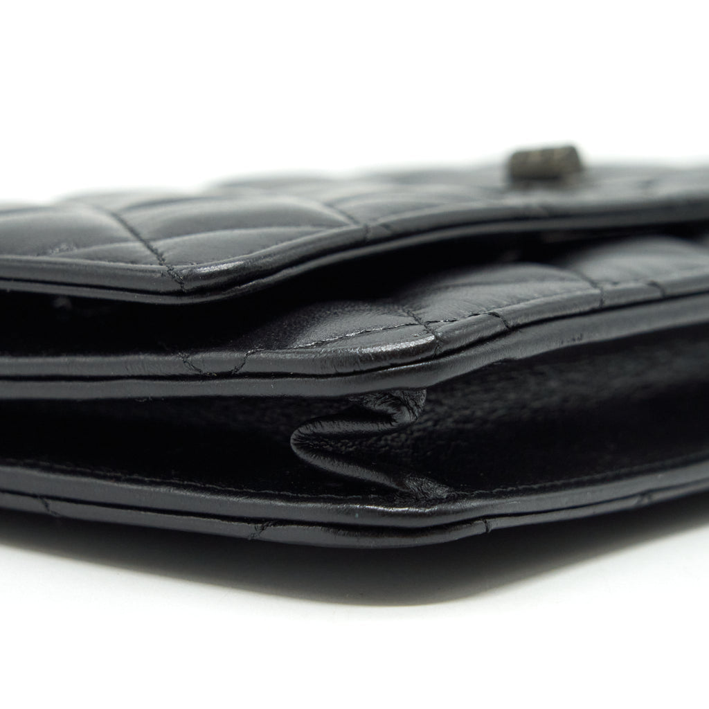 chanel-reissue-wallet-on-chain-aged-calfskin-black-with-black-hardware