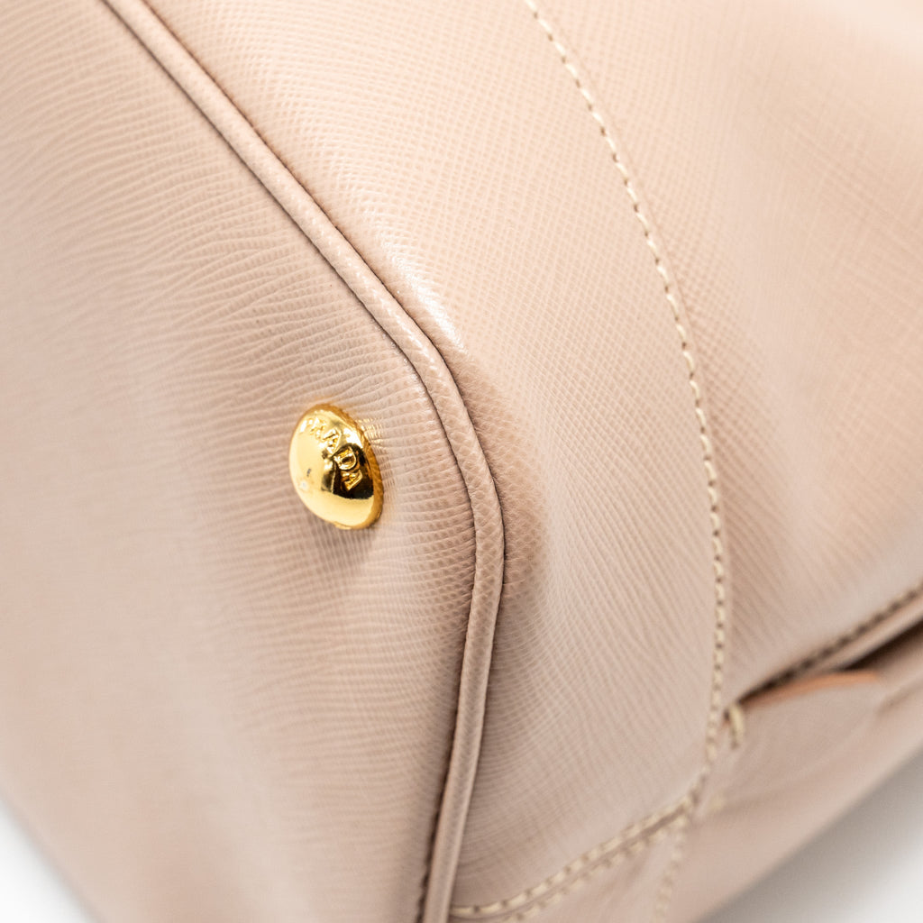 prada-saffiano-vernice-promenade-dome-tote-leather-beige