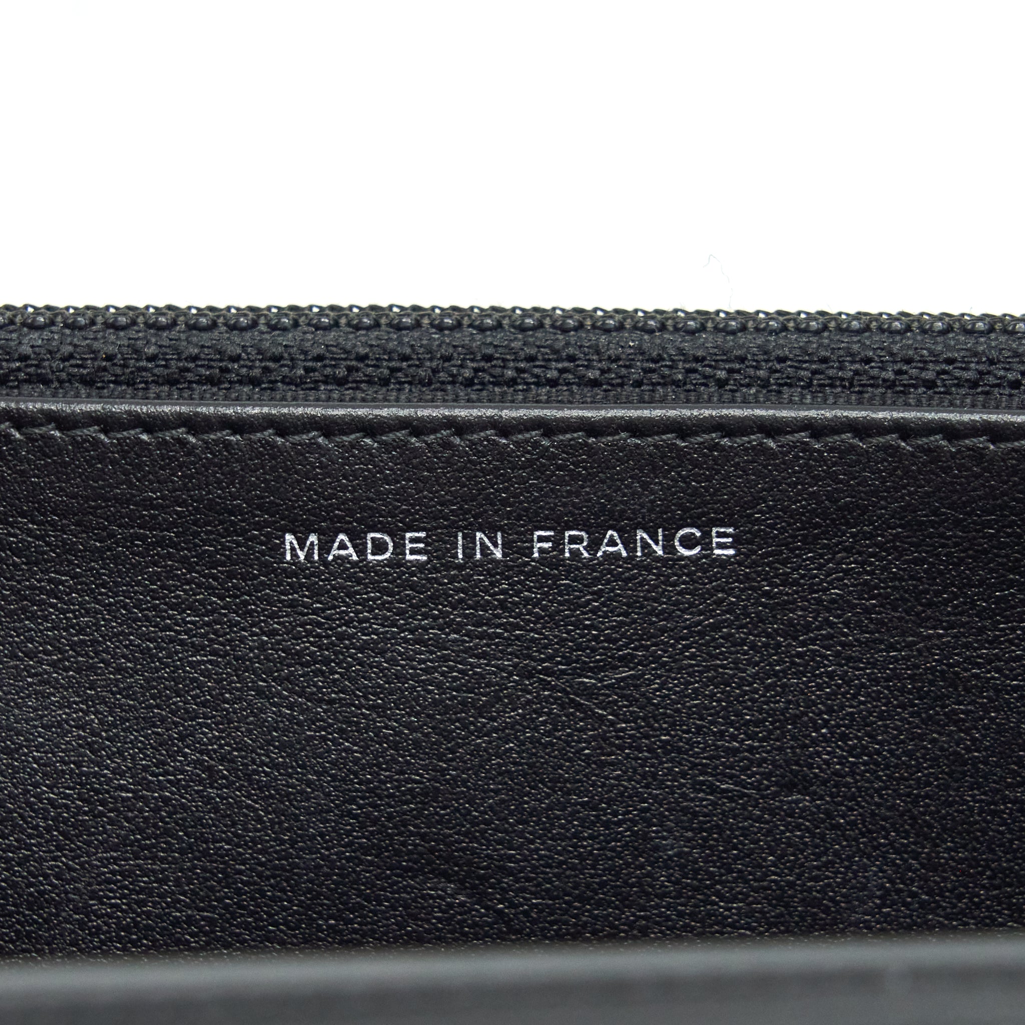 chanel-reissue-wallet-on-chain-aged-calfskin-black-with-black-hardware