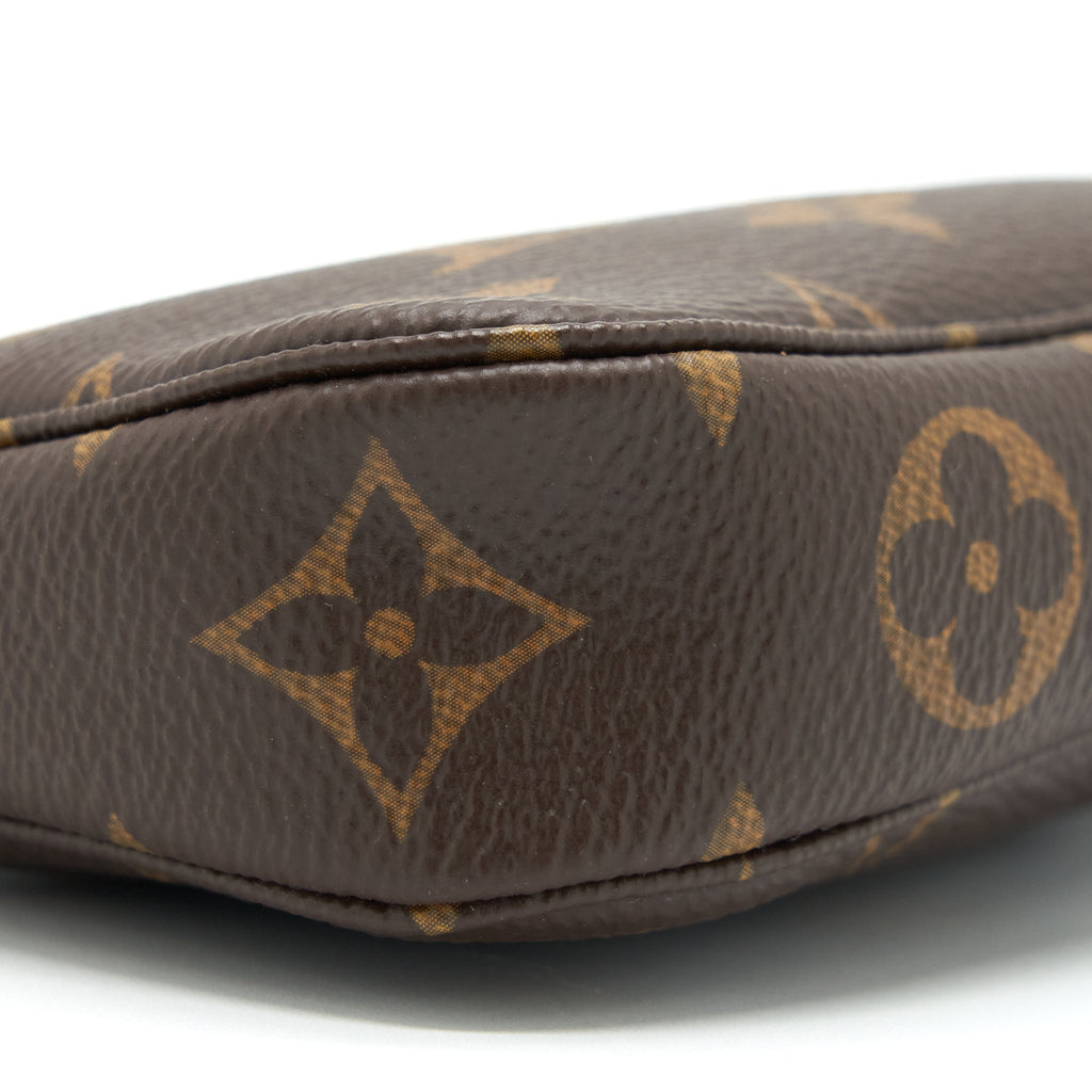 louis-vuitton-mini-pochette-accessories-monogram-canvas-ghw-1