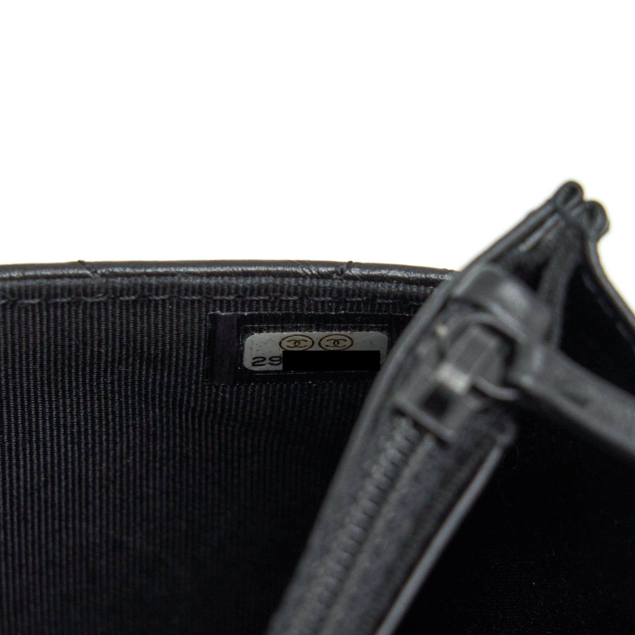 chanel-reissue-wallet-on-chain-aged-calfskin-black-with-black-hardware