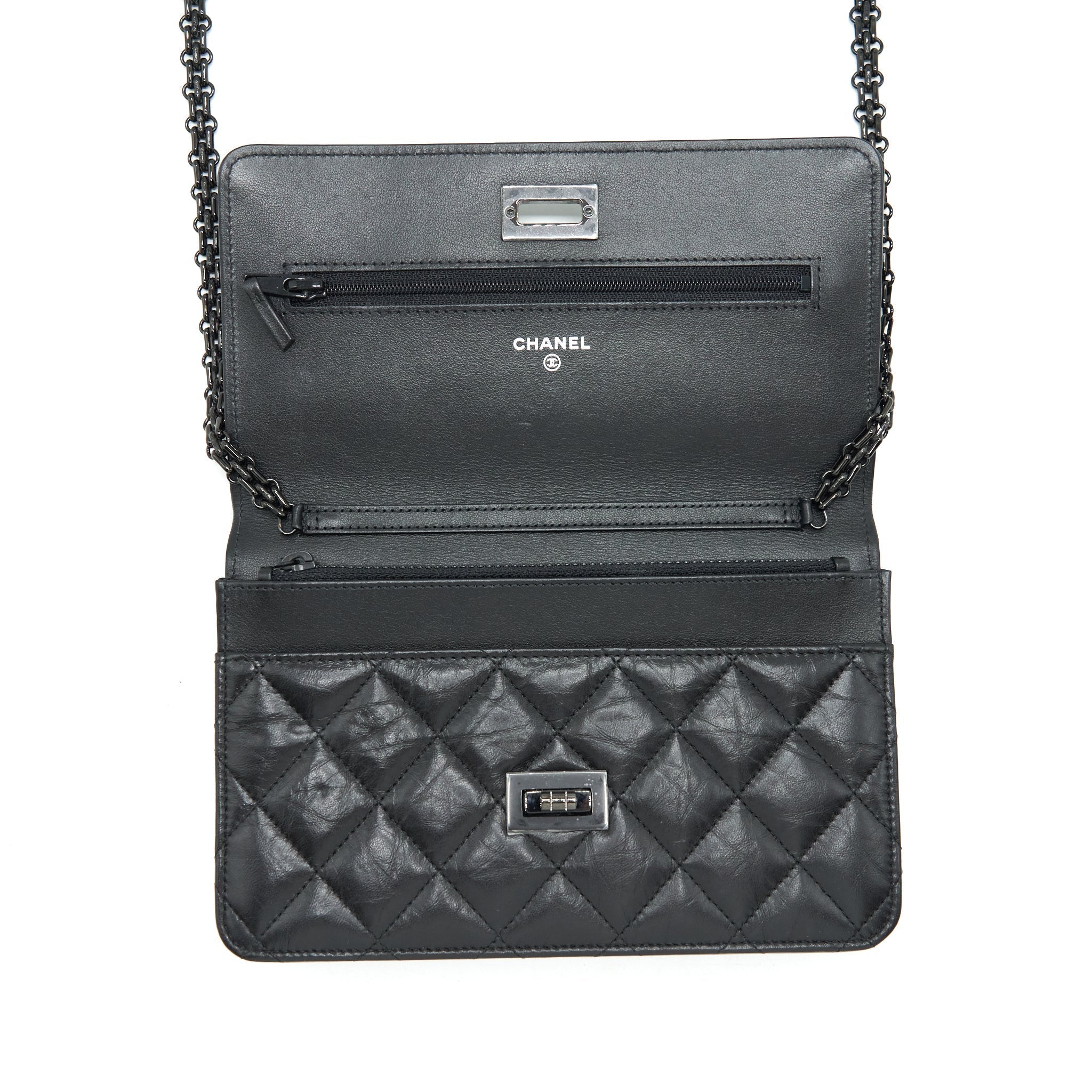 chanel-reissue-wallet-on-chain-aged-calfskin-black-with-black-hardware