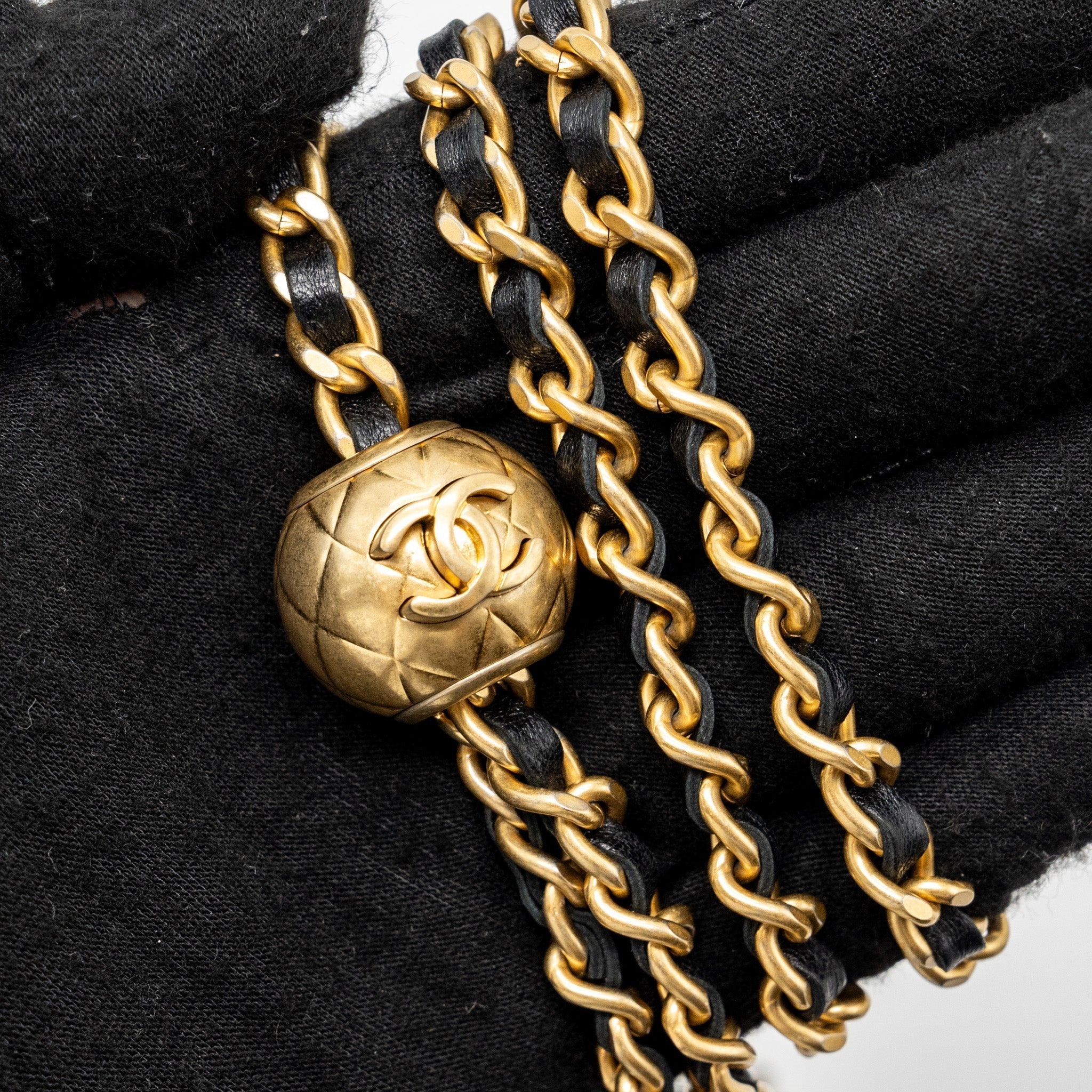 chanel-pearl-crush-mini-vanity-with-chain-lambskin-black-ghw-2