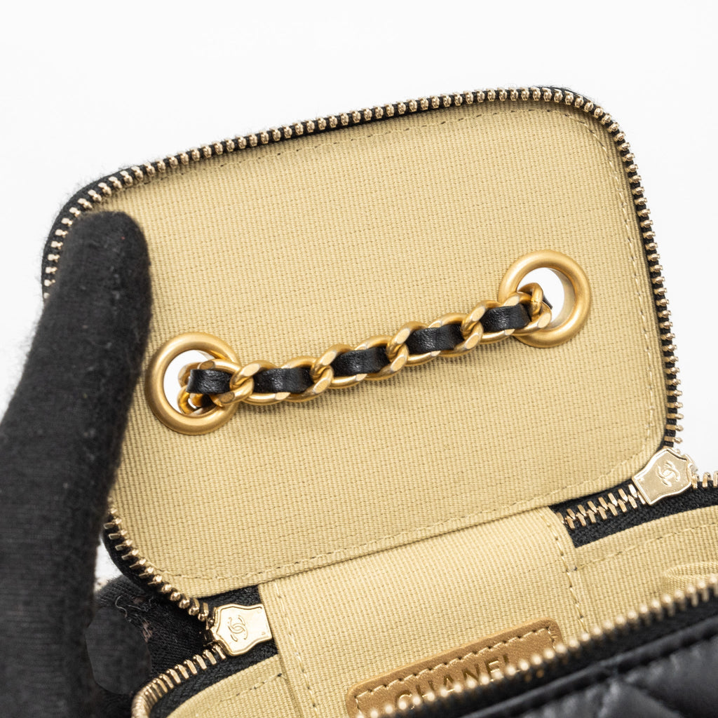 chanel-pearl-crush-mini-vanity-with-chain-lambskin-black-ghw-2