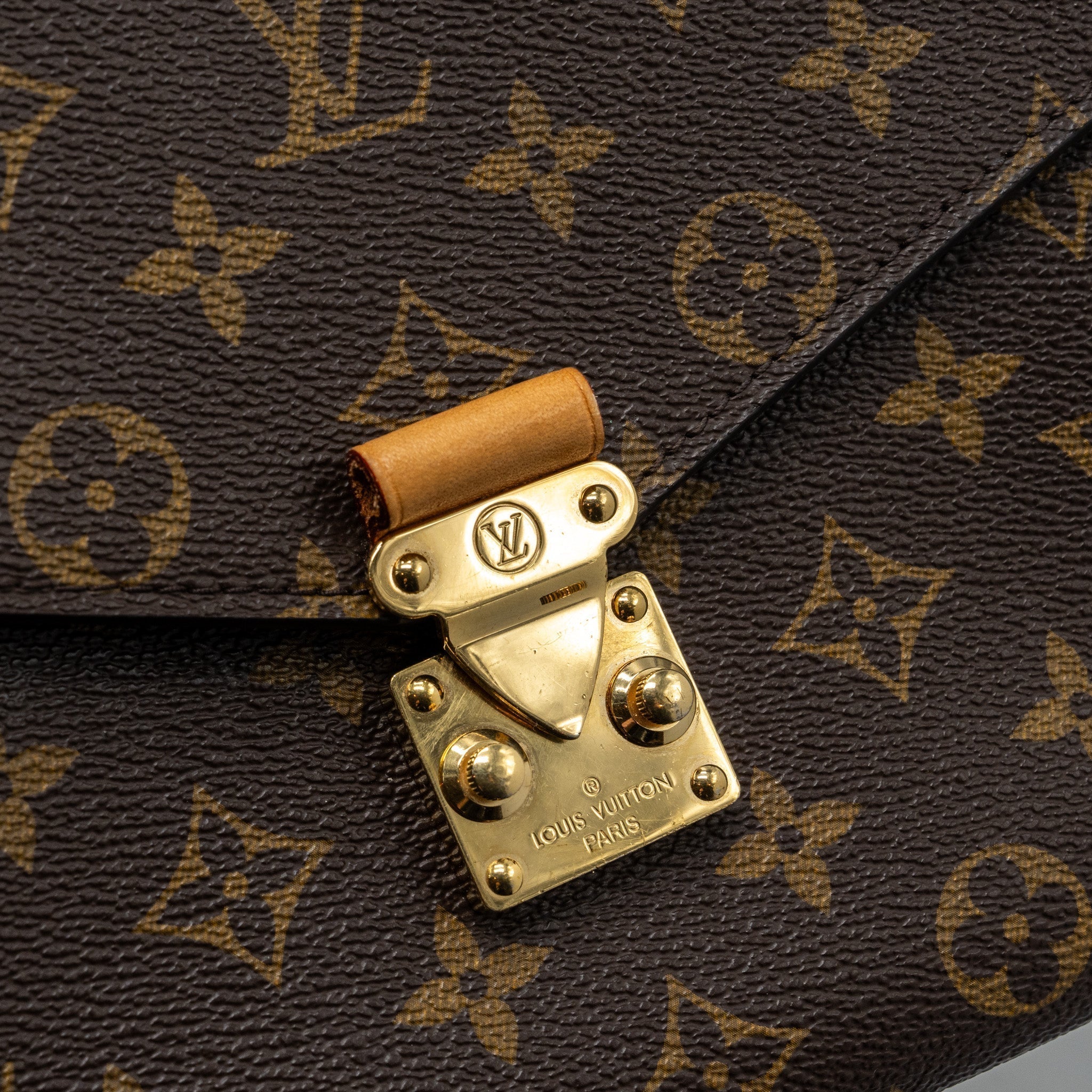 louis-vuitton-pochette-metis-monogram-canvas-ghw-15