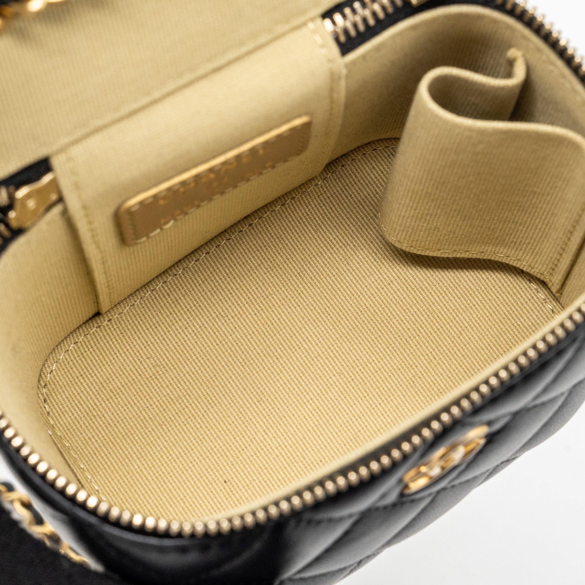 chanel-pearl-crush-mini-vanity-with-chain-lambskin-black-ghw-2