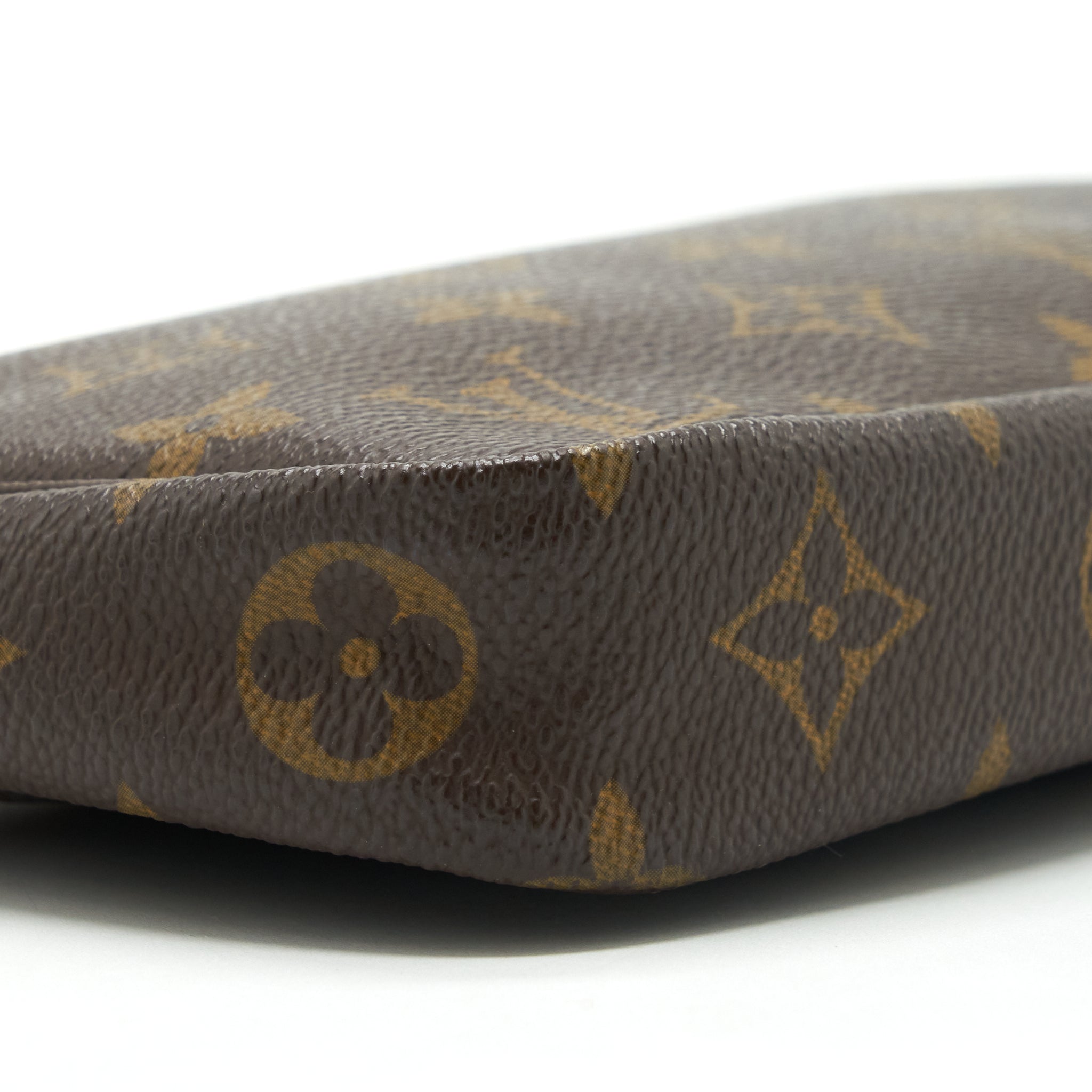 louis-vuitton-vintage-pochette-accessories-monogram-canvas
