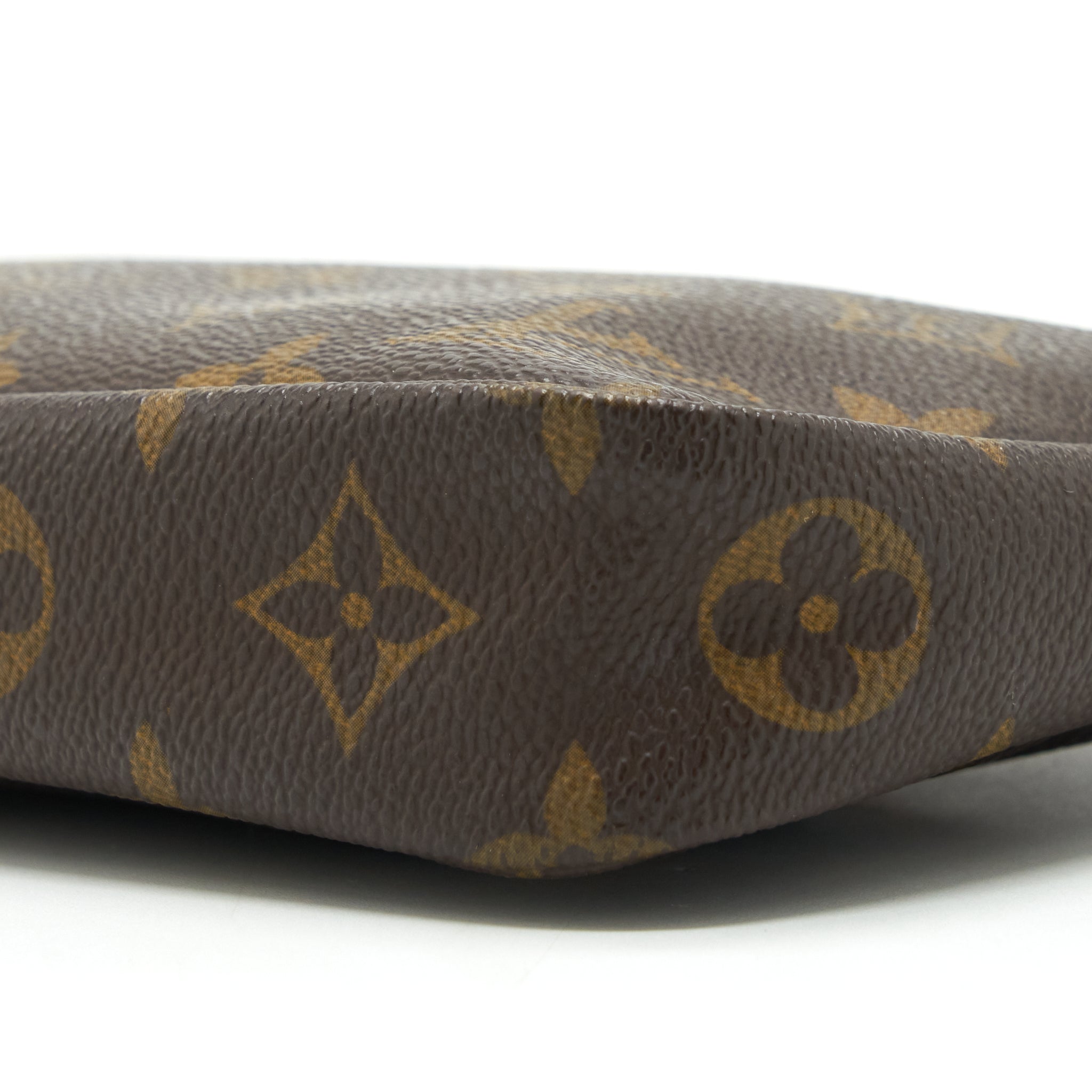 louis-vuitton-vintage-pochette-accessories-monogram-canvas