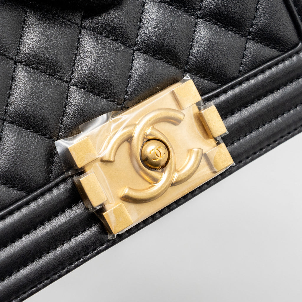 chanel-small-boy-bag-smooth-calfskin-black-ghwmicrochip