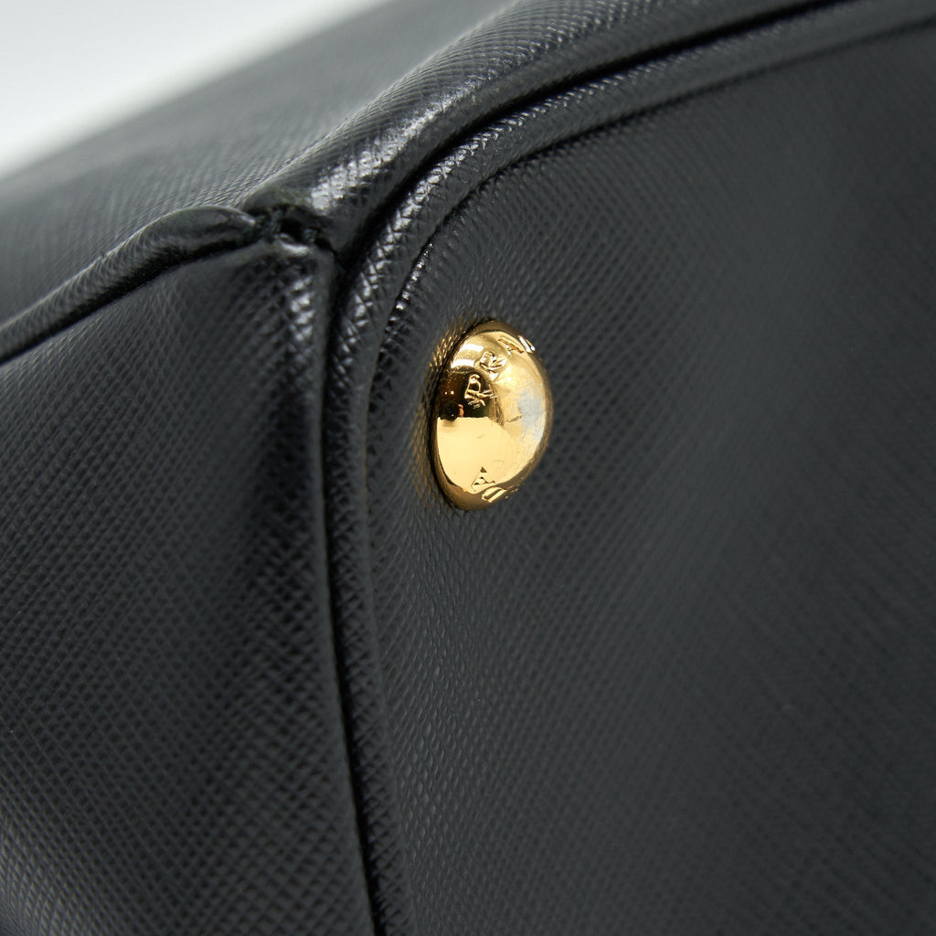 prada-saffiano-large-tote-bag-black-ghw