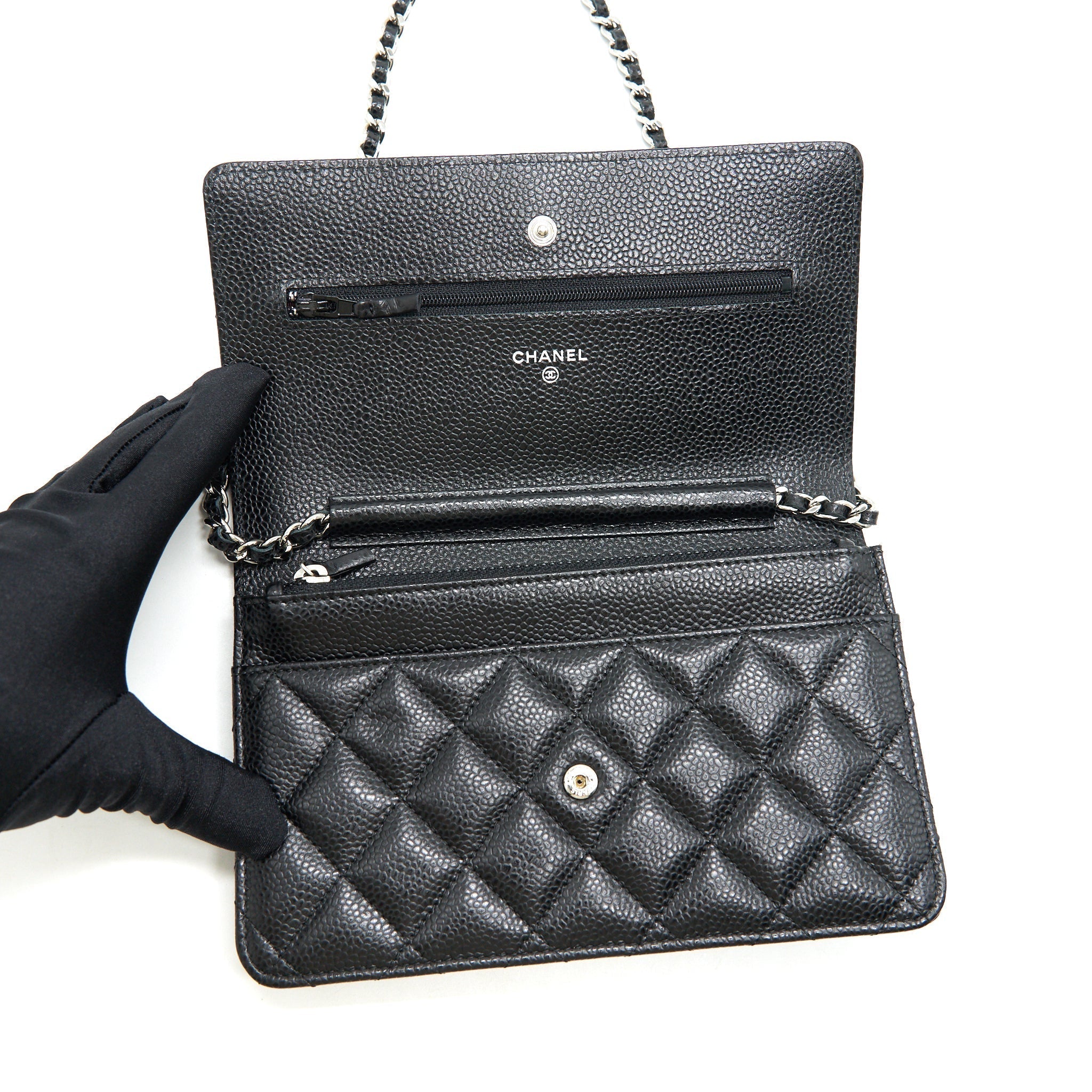 chanel-caviar-classic-wallet-on-chain-black-caviar-shw