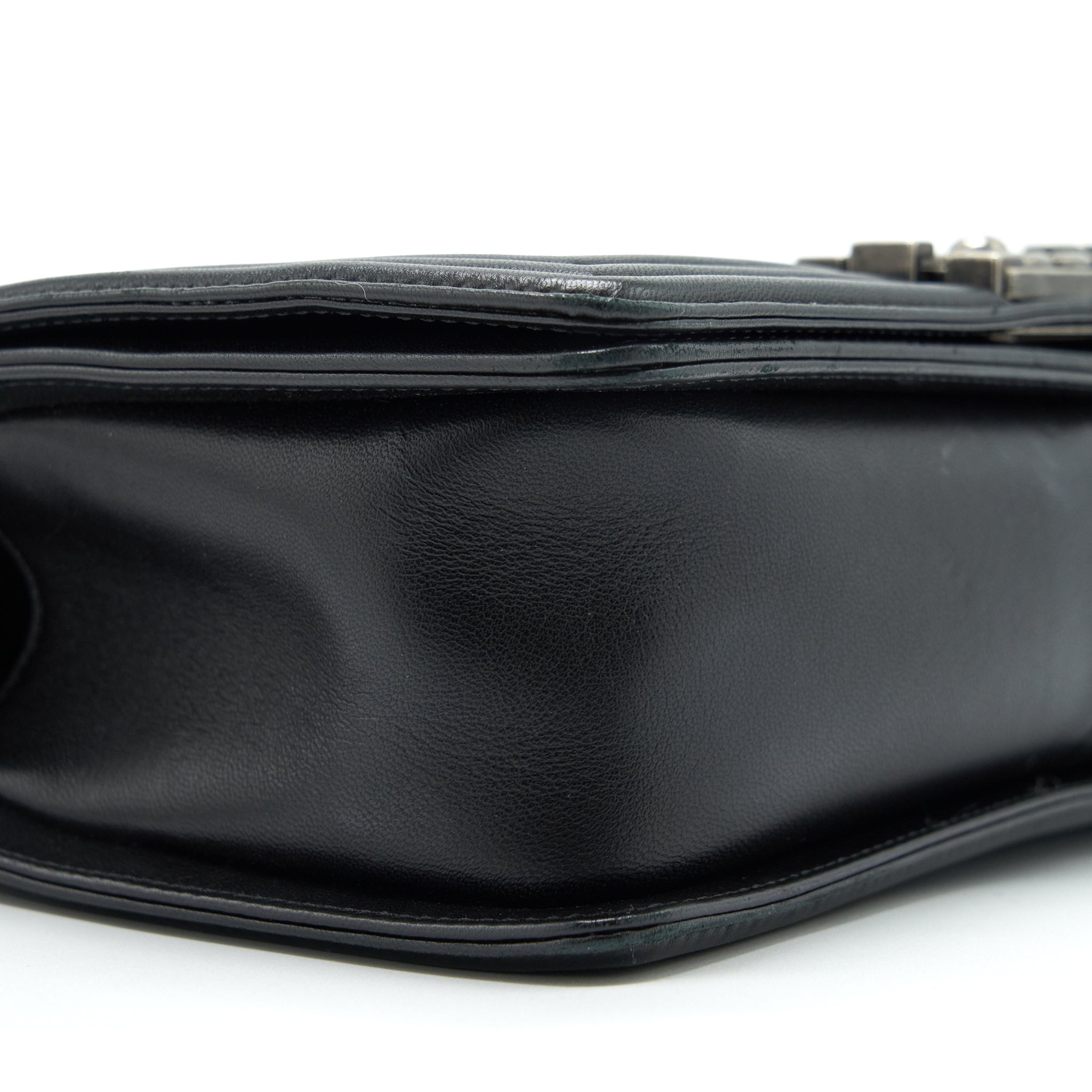 chanel-medium-boy-bag-lambskin-black-ruthenium-sliver-hardware
