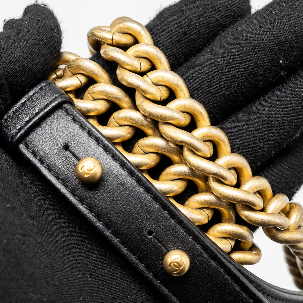 chanel-small-boy-bag-smooth-calfskin-black-ghwmicrochip