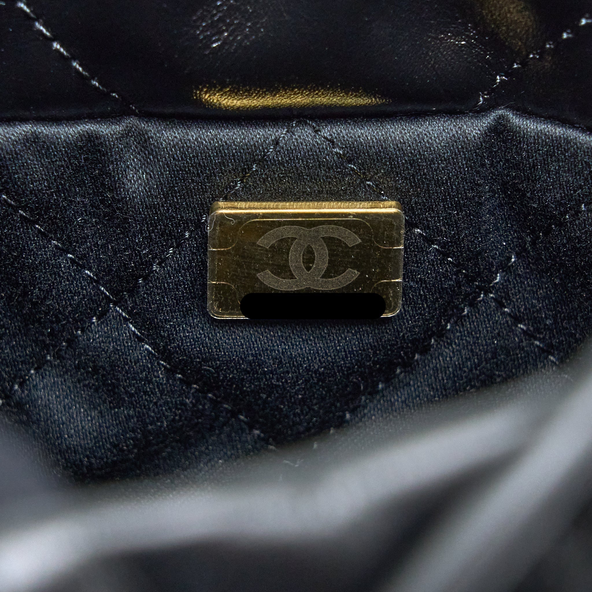 chanel-23s-mini-22-bag-shiny-calfskin-black-brushed-ghwmicrochip