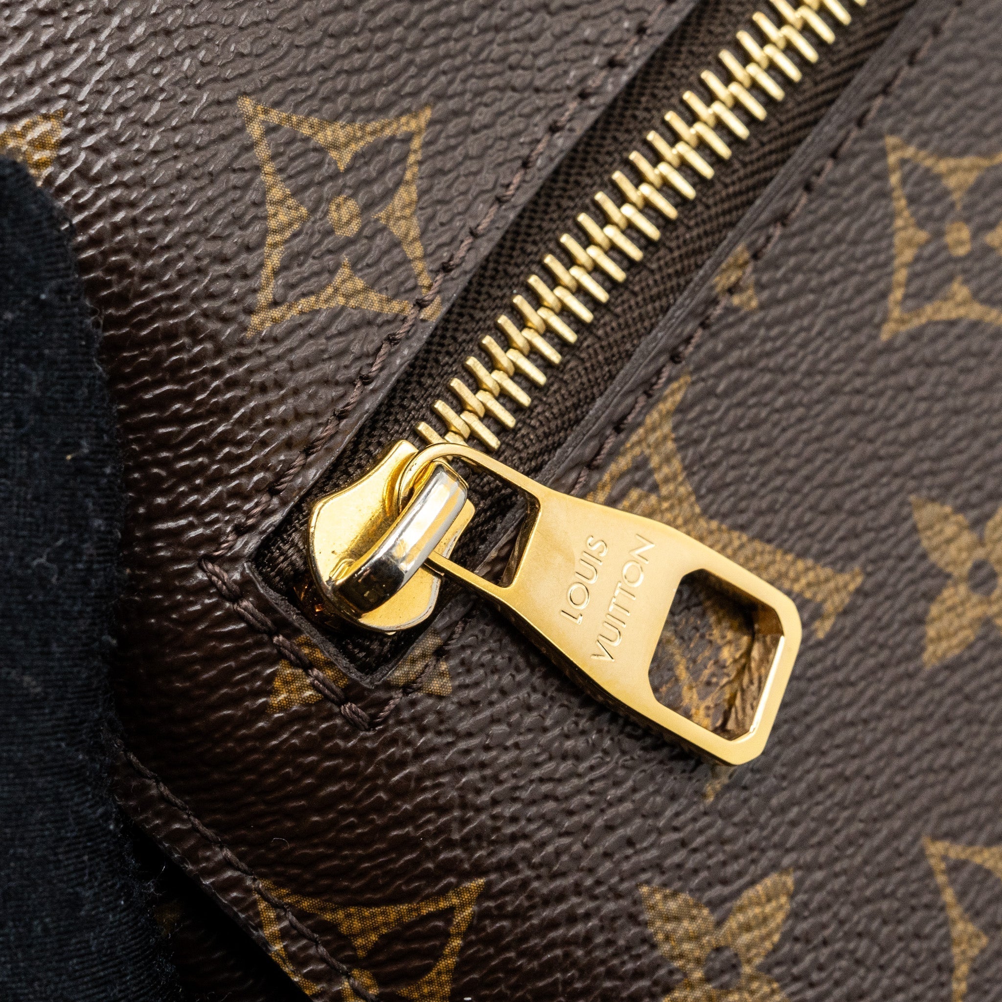 louis-vuitton-pochette-metis-monogram-canvas-ghw-15