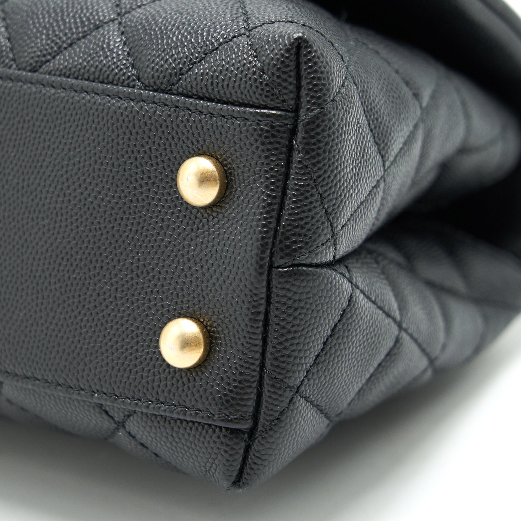chanel-caviar-quilted-mini-coco-handle-flap-bag