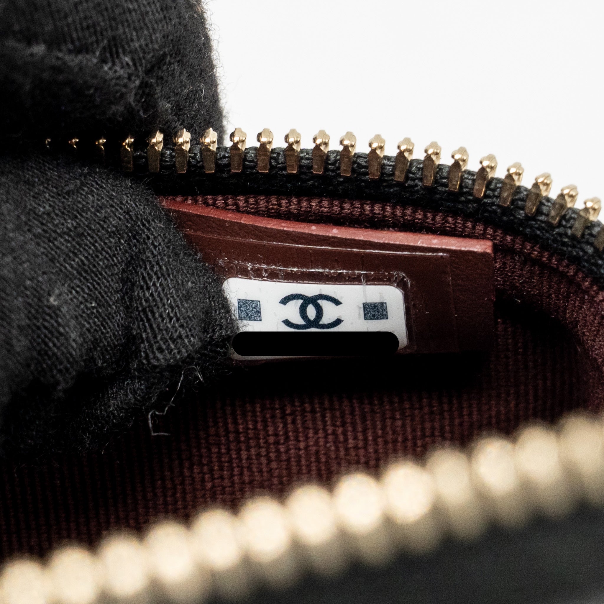 chanel-25p-cc-top-handle-vanity-with-chain-caviar-black-lghwmicrochip-copy-1