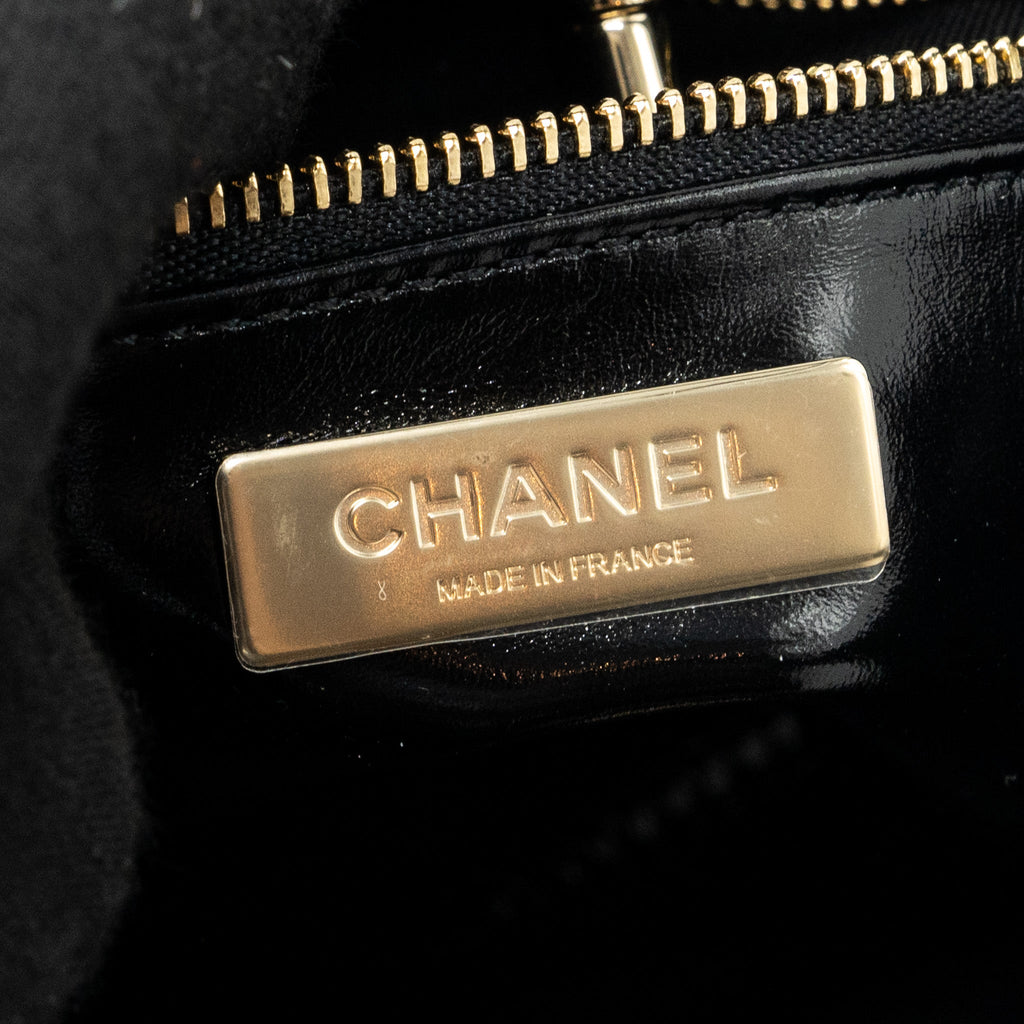 chanel-24c-mini-31-bag-shiny-calfskin-black-lghwmicrochip-1