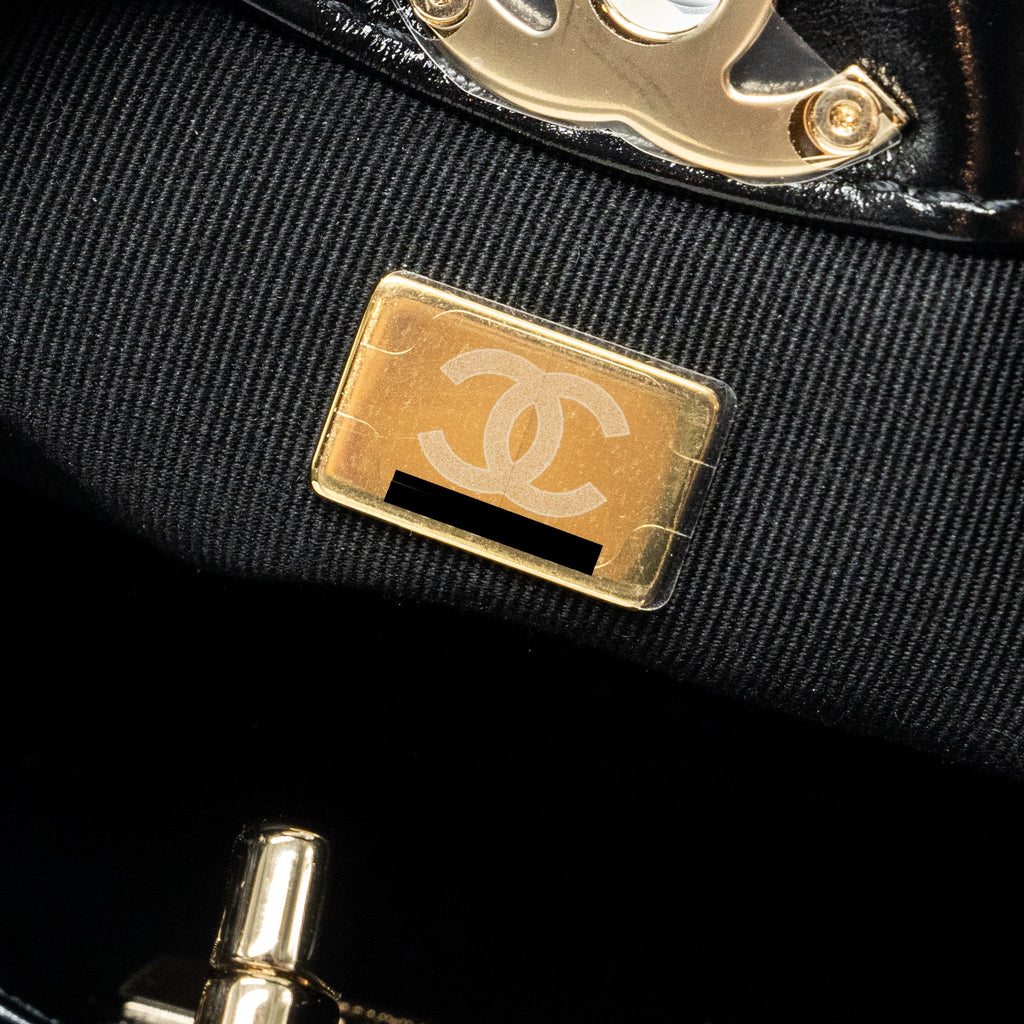 chanel-24c-mini-31-bag-shiny-calfskin-black-lghwmicrochip-1