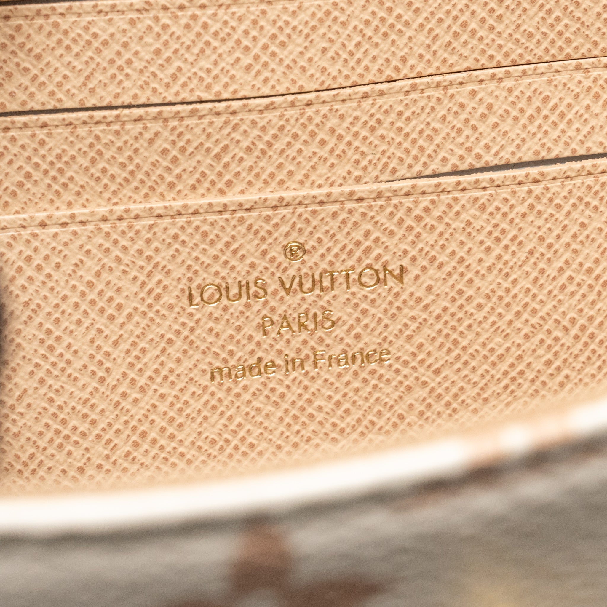 louis-vuitton-ivy-wallet-on-chain-monogram-dune-canvas-beige-cream-ghw